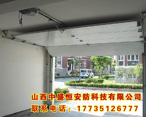 翻板車庫(kù)門(mén)